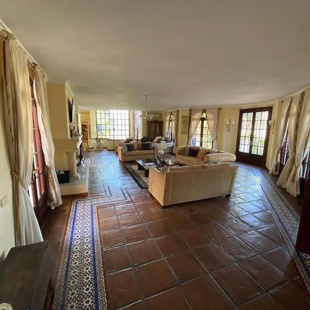 Villa Lámpara en la colina Benahavís Exterior foto